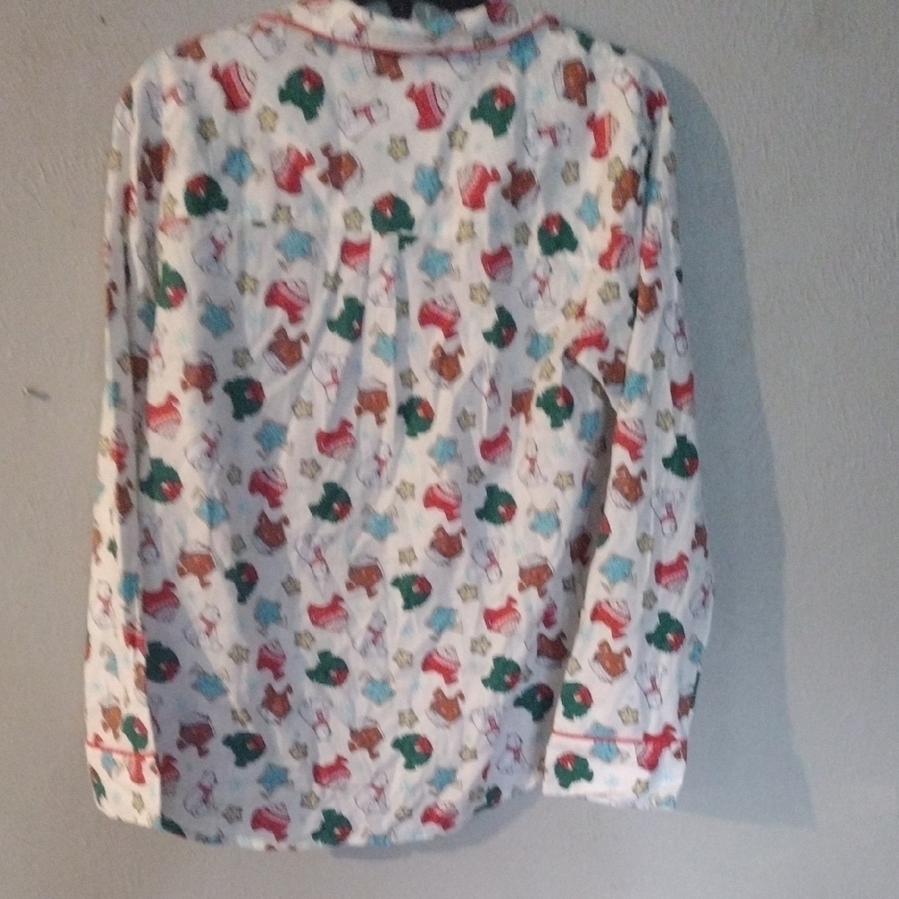 Wondershop Festive Holiday Pajama Top – Cozy Red, Green & White Print, Size M - Picture 5 of 6